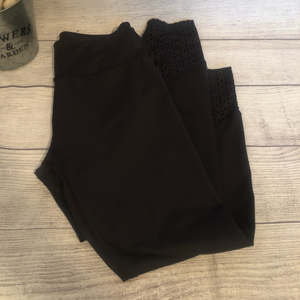 Beyond Yoga Leggings Black with Mesh at Ankle size M